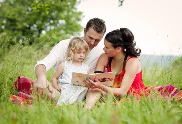 Image for event: Spring Family Reading Game