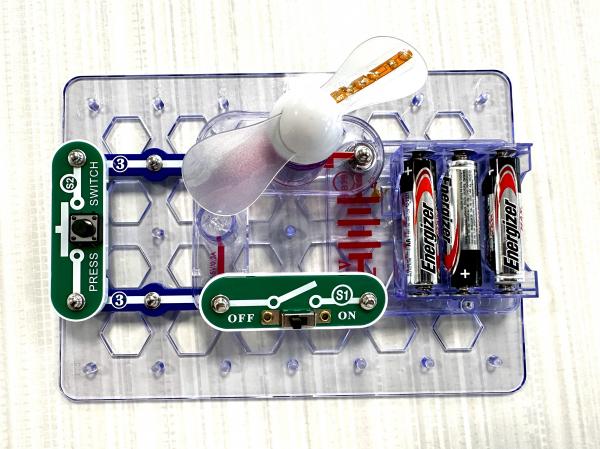 Image for event: Builders' Challenge: Snap Circuits